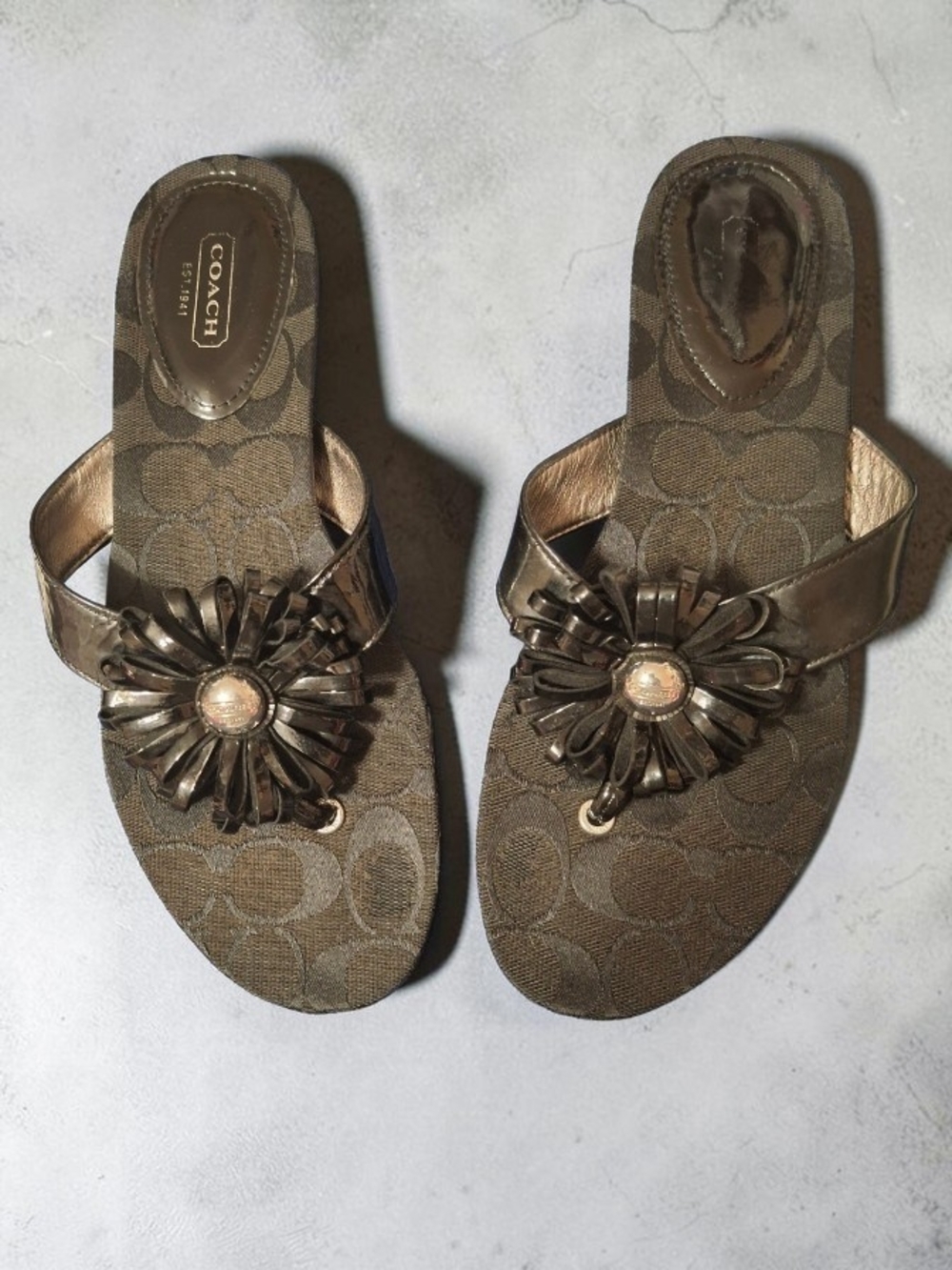 COACH Women's Black Signature Flower Thong Sandals Sz 8